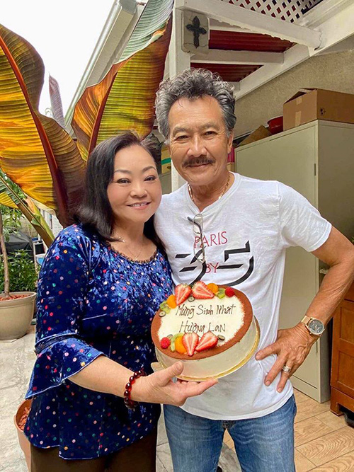 Ca sĩ Hương Lan giã từ sân khấu ở tuổi 67, ngại khi bị gọi là 'danh ca', hôn nhân hạnh phúc hơn 35 năm với chồng kĩ sư  - Ảnh 6